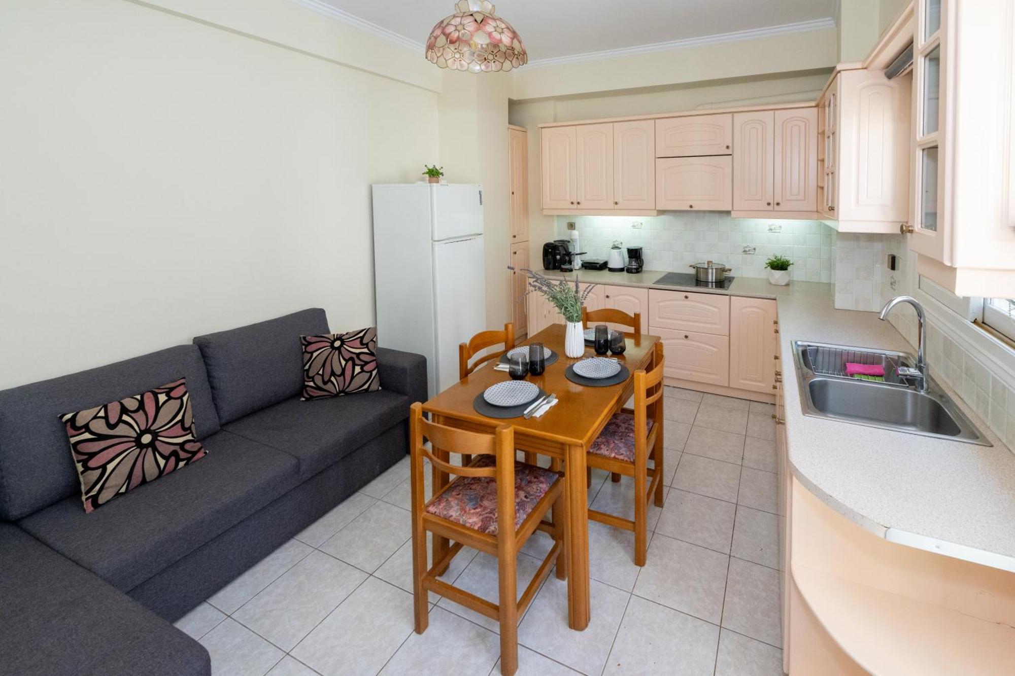 Mando Patrasso - Classical Apartment In The Center Of Patras With Free Parking Luaran gambar