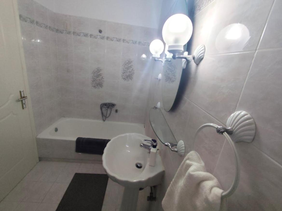 Mando Patrasso - Classical Apartment In The Center Of Patras With Free Parking Luaran gambar