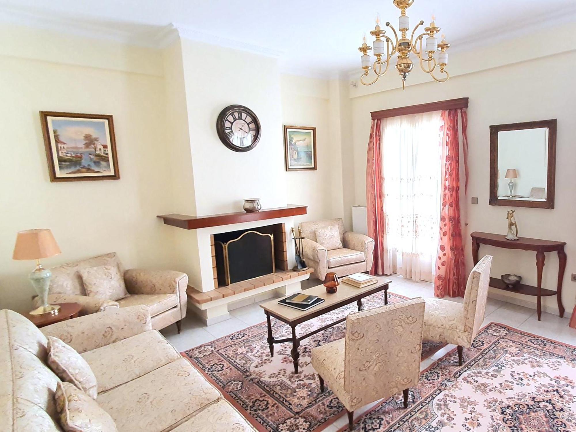 Mando Patrasso - Classical Apartment In The Center Of Patras With Free Parking Luaran gambar