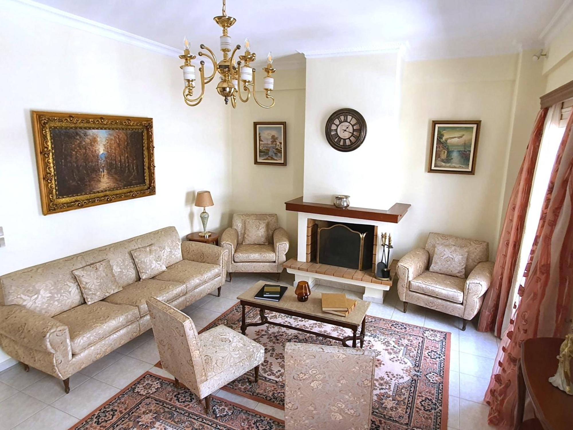 Mando Patrasso - Classical Apartment In The Center Of Patras With Free Parking Luaran gambar
