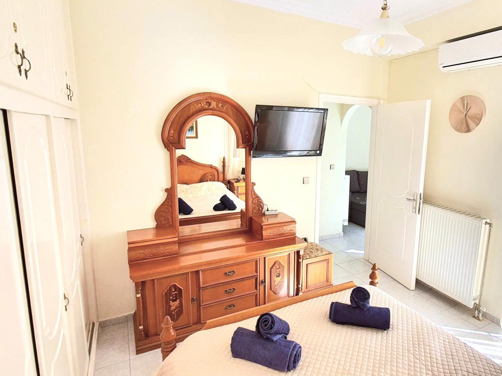 Mando Patrasso - Classical Apartment In The Center Of Patras With Free Parking Luaran gambar